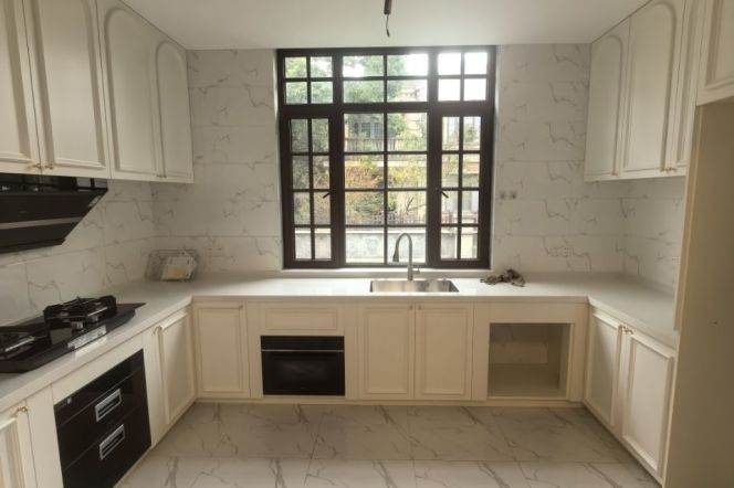 modern 4brs big independent house big garden floor heating near Zhang jiang and line 6