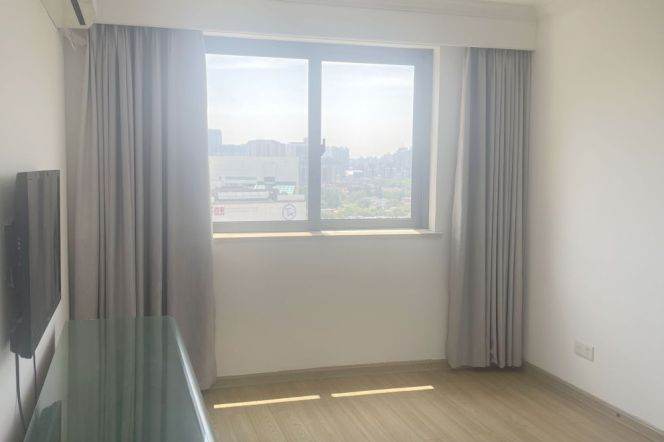 Valuable Highrise 2BR Near Xintiandi with Fantastic View 10.5K 