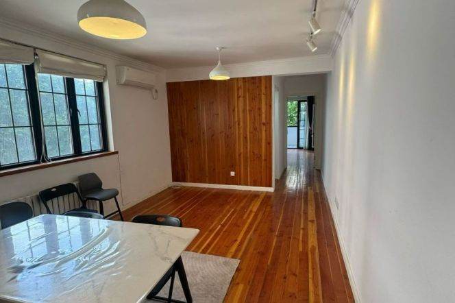 Hengshan Rd. Line 1 Elevator Bright 2BR 