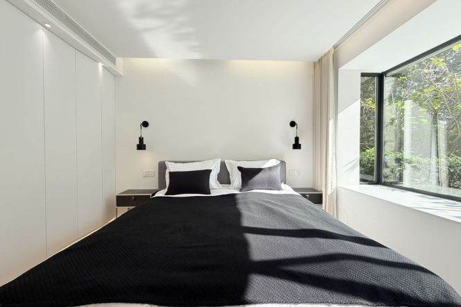 Bright & Modern 4-Bedroom Apartment in Jing’an