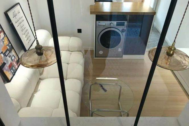 Floor heating 1BR Balcony Wukang Rd 8k