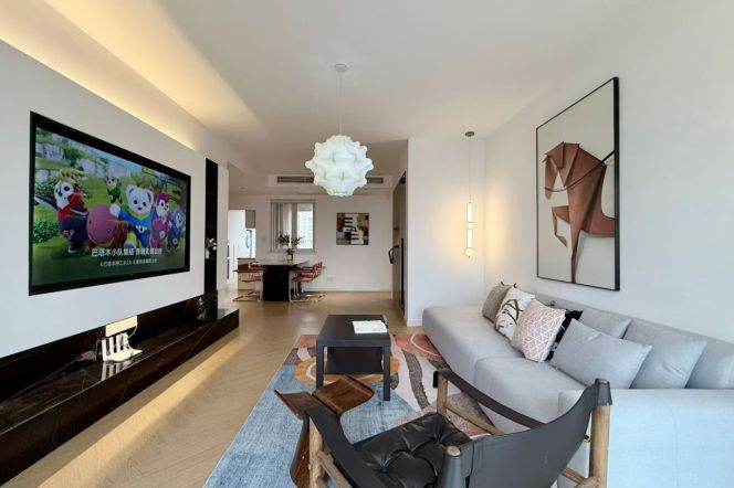  3BR 2Bath • 150sqm • Central A/C & Floor Heating • Close to Weining Road Station  