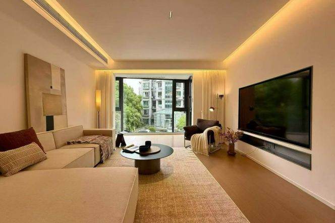 18k Brand new 2Br 2Bathr with floor heating close to the Suzhou River Nr Jiangning Rd.line13