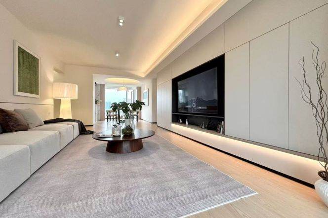 brand new big 2brs floor heating modern furniture near line 7 and 9 ,close to central Xuhui