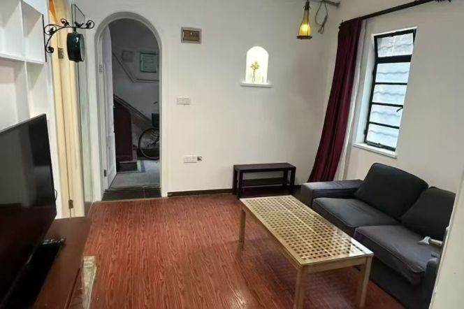 Nice 1BR APT Good lights Julu Rd Jing’an Temple 7.8k