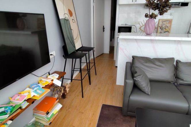 Cozy bright 1Br w. big Wardrobe Changshu Rd Station
