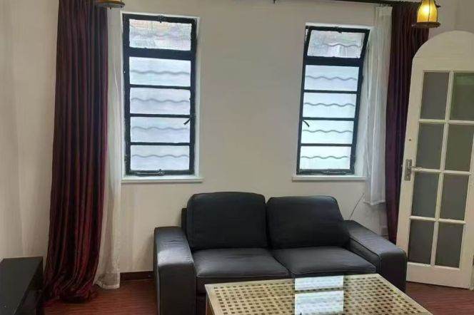 Nice 1BR APT Good lights Julu Rd Jing’an Temple 7.8k