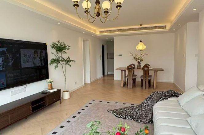 brand new big 2brs floor heating near IAPM line 1,10,12 and many nice restaurants 