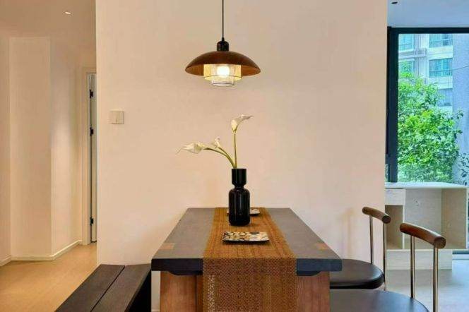 18k Brand new 2Br 2Bathr with floor heating close to the Suzhou River Nr Jiangning Rd.line13