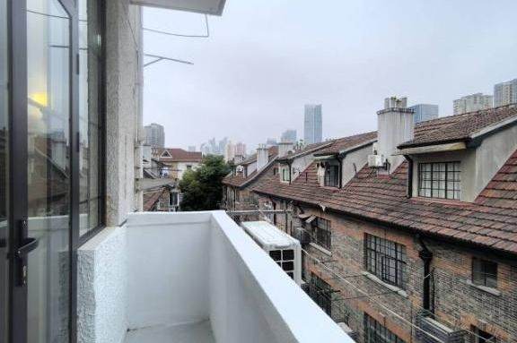 Brand new one bedroom Apt+open balcony+oven @ Jing'an Temple