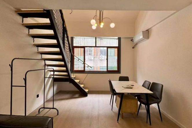 Nice terrace 2Brs/1Lr/1Bt apt nr South shanxi rd,M1/10/12