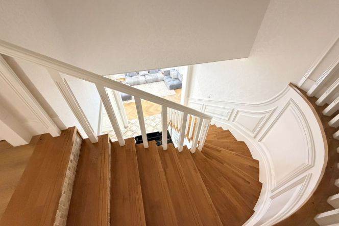 modern top level independent 5brs house big garden floor heating  near BISS ,SAS 