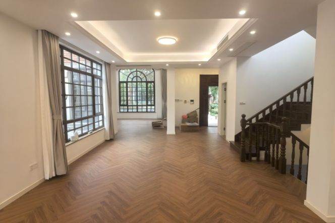 modern 4brs big independent house big garden floor heating near Zhang jiang and line 6