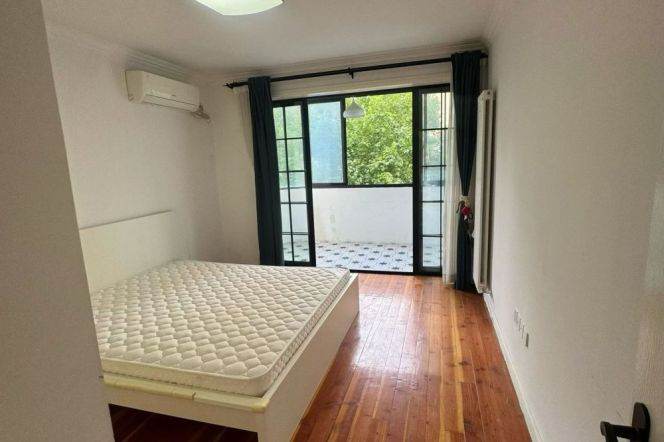 Hengshan Rd. Line 1 Elevator Bright 2BR 