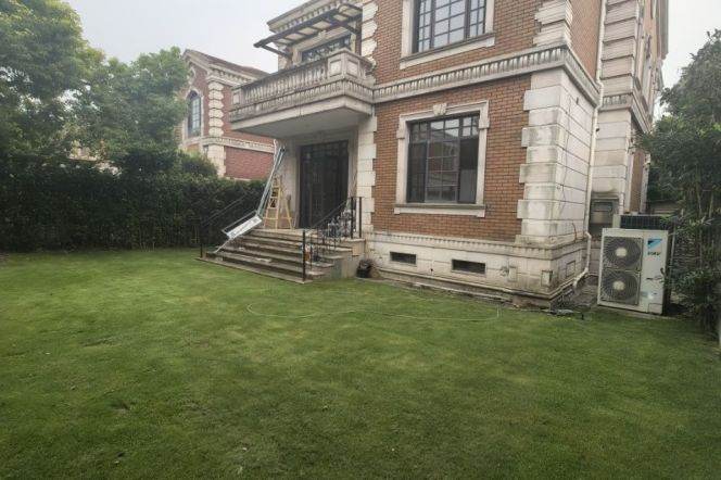 modern 4brs big independent house big garden floor heating near Zhang jiang and line 6