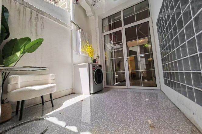 Private yard 1BR floor heating Shanxi(s) Rd 9.5k