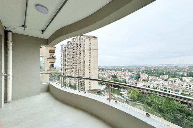modern big 3brs floor heating open balcony in Green city near Dulwich 