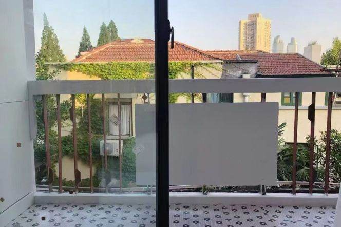Floor heating 1BR Balcony Wukang Rd 8k