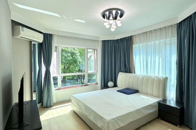 Nice compound 3Brs/2Lrs/1Bt apt nr Wuding rd,M2/7/11/14