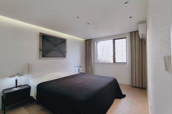 stn/ line1 xujiahui high floor 1bed elevator 