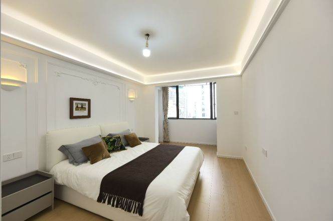 1 Big Br, 1 Living room with Central ac/Oven, 80 sqm @ Tilanqiao metro L12