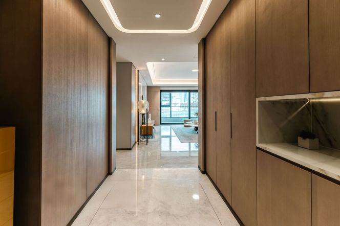  Brand new 4br 4baths new apt nr People's Square &Suzhou River    Line 1/2/8/13  