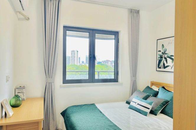 2BR with elevator near line 1 Shanghai Uni Yan'chang campus can long and short lease
