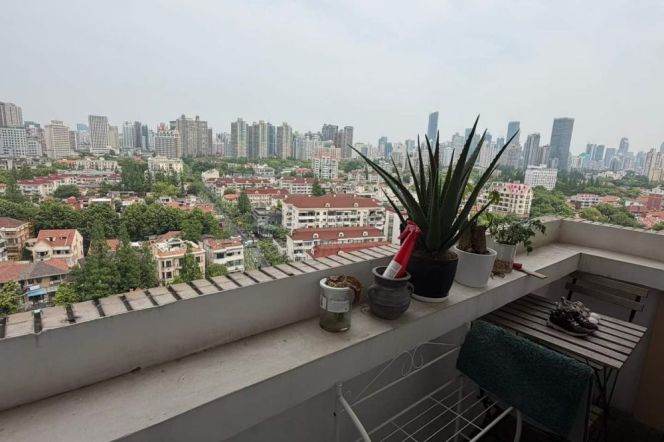 3BR 2BA 150m² High-Floor Residence w/Balconies nr Jiaotong Uni Sta.