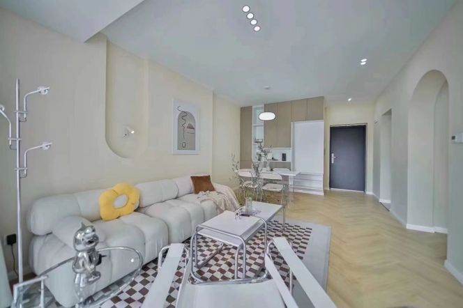 Xintiandi/Madang Rd metro/1br1bt/central AC/floor heat/oven/dishwasher/tennis court