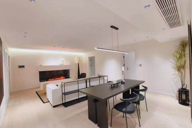 caobao rd elevator 2BR/big living room@L1/3