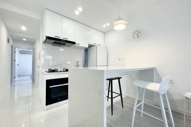 Spacious 1Br/2Lr/1Bt Open Kitchen@L10/11 Jiaotong University Metro Station 