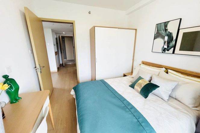 2BR with elevator near line 1 Shanghai Uni Yan'chang campus can long and short lease