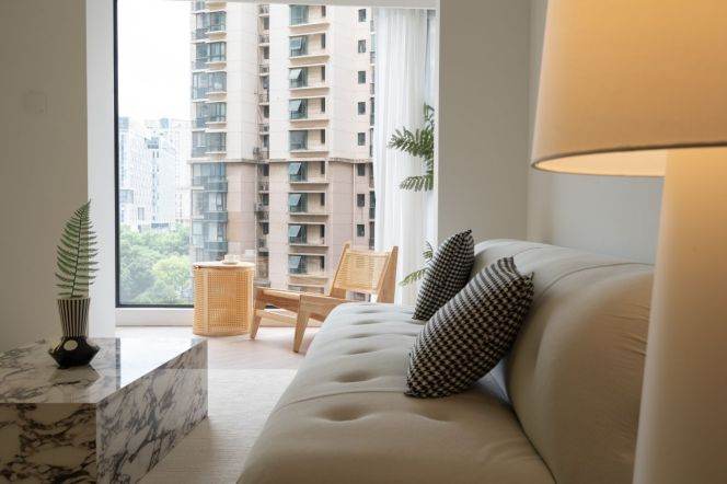 Brilliant City -modern 1 bed - nice view - elevator- suzhou river -line 3/4/7 Zhenping road 