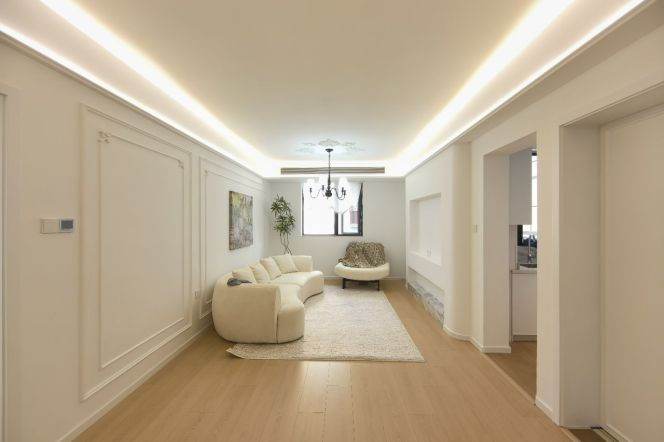 1 Big Br, 1 Living room with Central ac/Oven, 80 sqm @ Tilanqiao metro L12