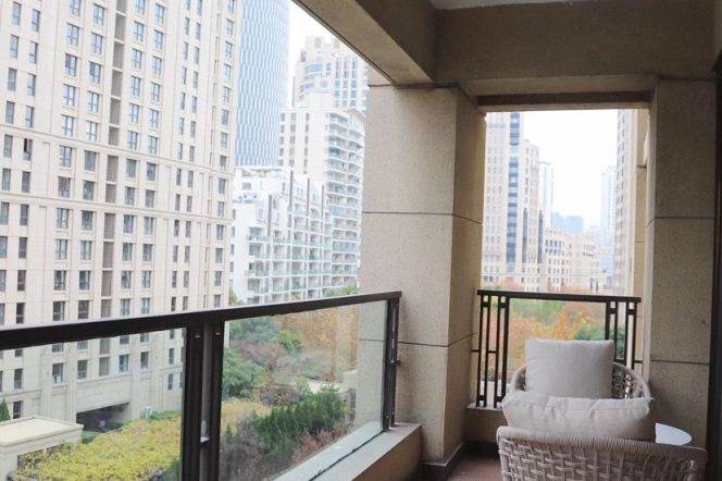 super modern big 3brs floor heating open balcony in best compound Xintiandi 