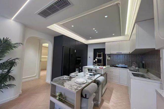 Newly 3brs/150sqm & heating/oven @Changshou Rd & Line 7/13