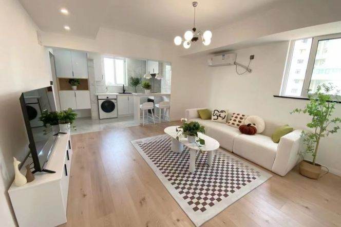 Elevator 1br Nr Jiangsu road M2/11