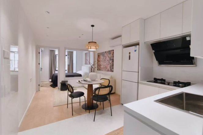 Cozy 1Br furnished w. Oven Hongqiao Yishan Rd Station
