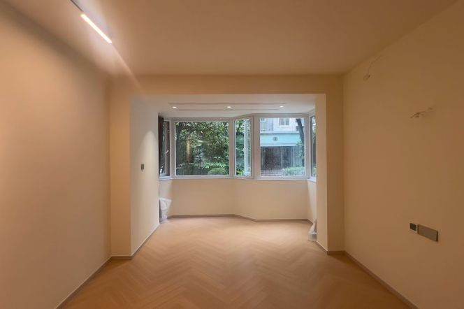 2 Brs, 2 Baths, Floor heating/Central ac/Dish washer, 110 sqm @ Jiashan metro L9&12