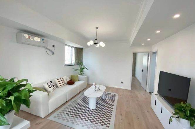 Elevator 1br Nr Jiangsu road M2/11