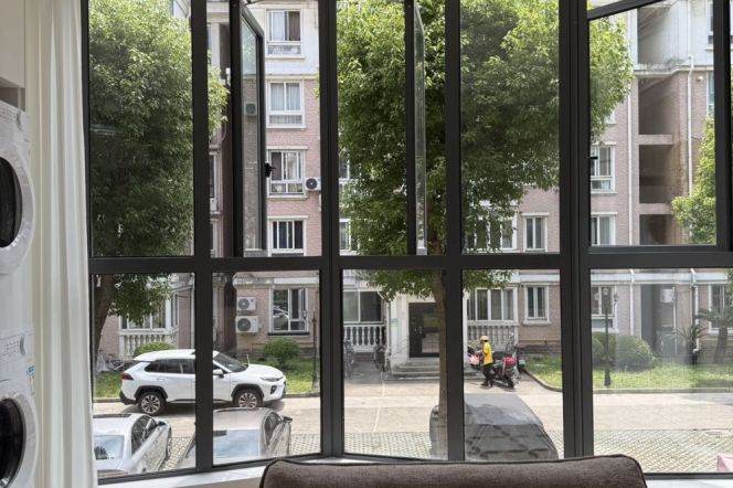 2br,110sqm, balcony, subway L4,6Lancun, key, dryer, Oven, 15k