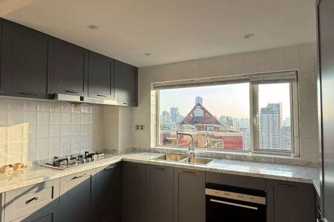 Modern 3brs/150sqm & heating/loft @Jiangsu Rd & Line 2/11/14