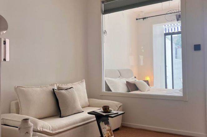 Newly Renovated 1Br/1Lr/1Bt+Lovely Yard Close to L7 Changping Rd Station 