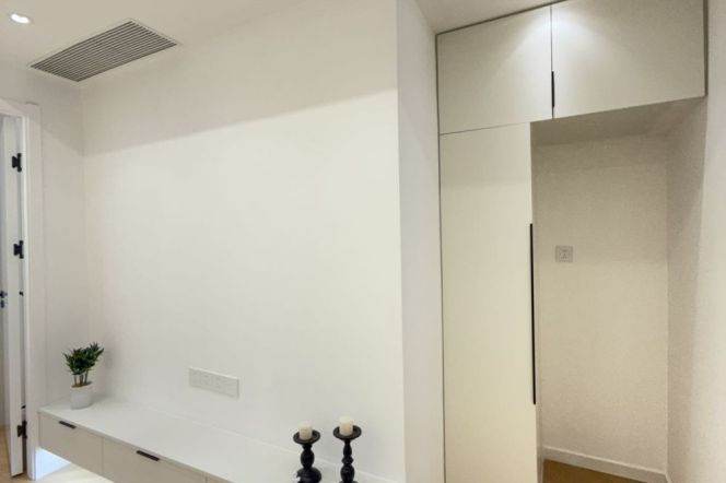 Newly Renovated 1Br/2Lr/1Bt Close to L3/4/10 Hongqiao Rd Station 