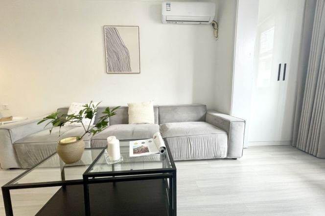 Spacious 1Br/2Lr/1Bt Open Kitchen@L10/11 Jiaotong University Metro Station 