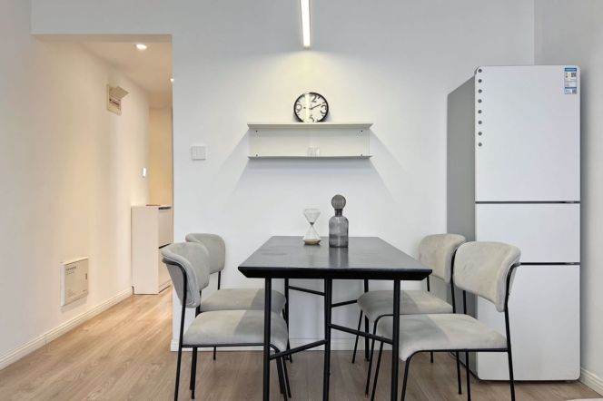 Elevator 1Br/2Lr/1Bt Close to L2/11 Jiangsu Rd Station 