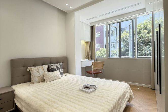 Newly Renovated 1Br/2Lr/1Bt Close to L3/4/10 Hongqiao Rd Station 