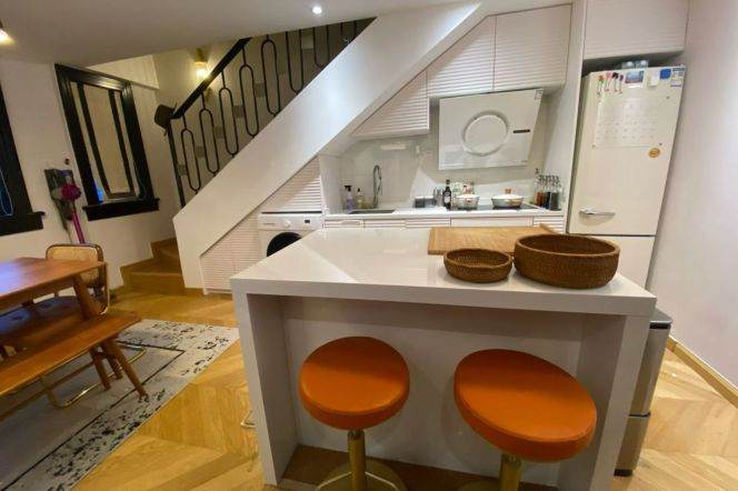 Classic 3br/2bt Apt in Jing'an Villa