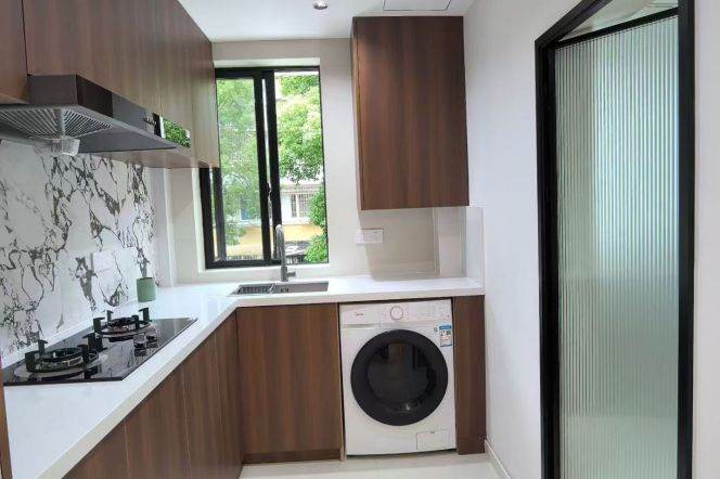  Renovated 3br with floor heating @Century Park + Parking