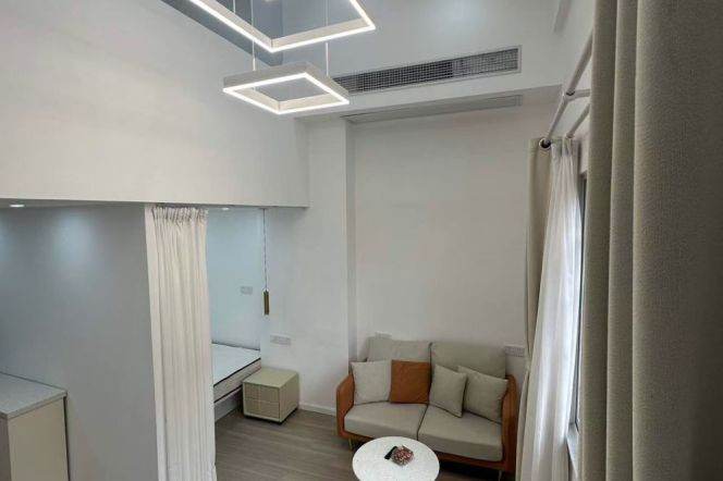 Bright 1+1Br/1Lr/1Bt apt nr South shanxi rd,M1/7/10/12